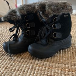 Black boots with Fur make offer