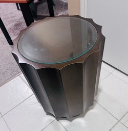 Side Table - wooden finish / glass top