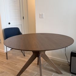 48” Round Wood Dining Table – Modern Pedestal Base