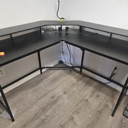 Nice Computer-office-hobby DESK. LED lights