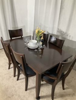 Elegante Comedor Con Mesa De Extension Y 8 Sillas