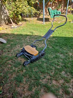 Friskars Lawnmower manual goid for small jobs