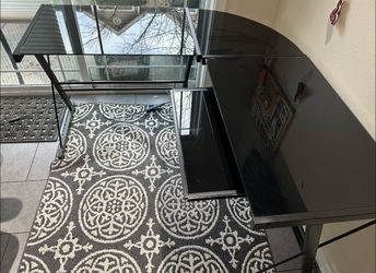 Black Desk