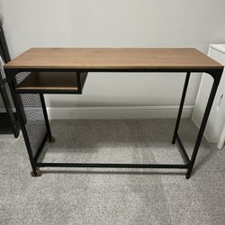 Like new Small Computer/Side Table 