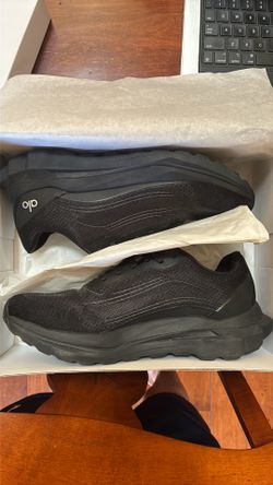 ALO RUNNER BLACK $110