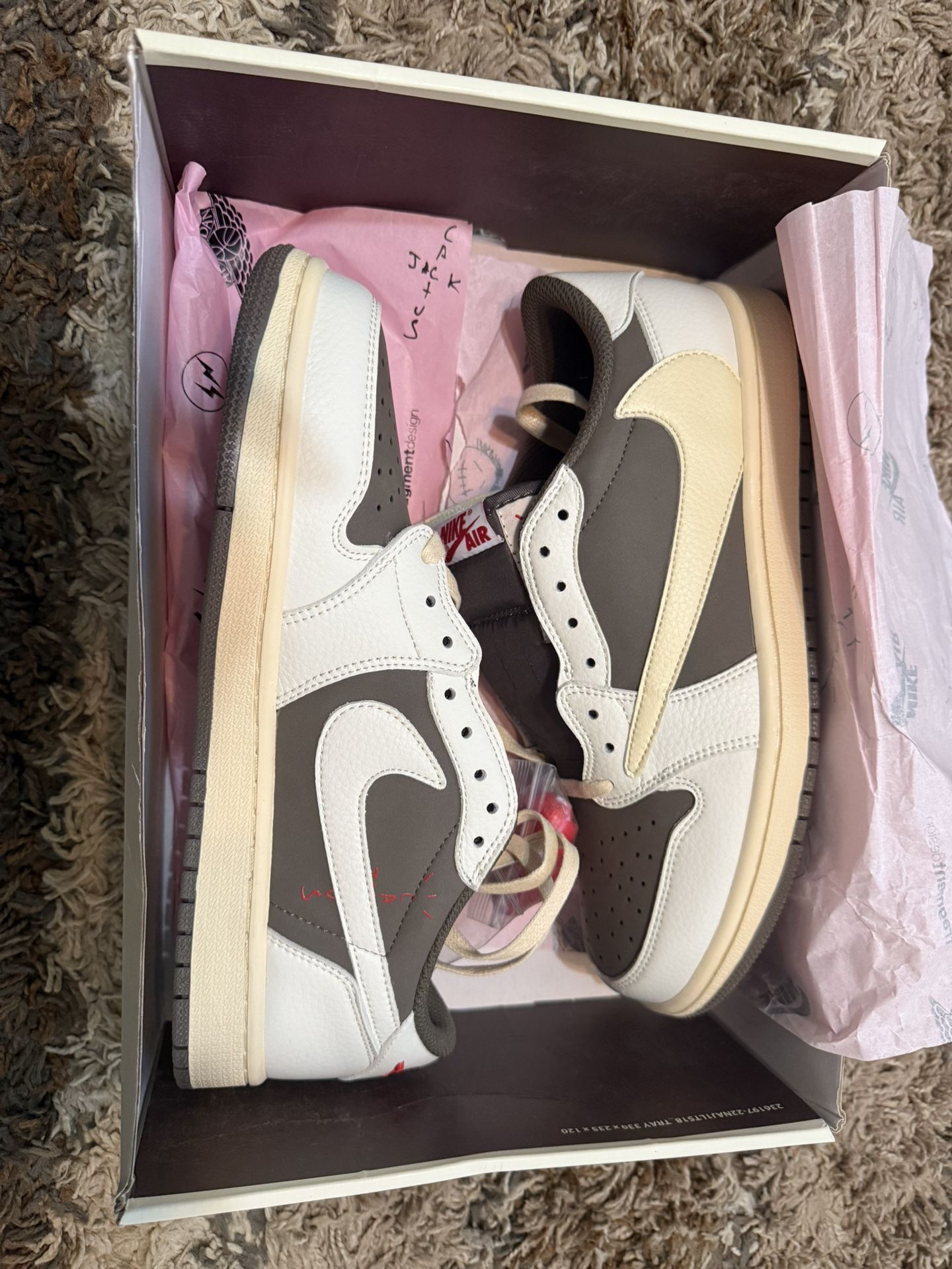 Travis Scott Low Jordan 1