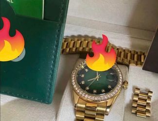 Luxury Mens Watch in Box 🗃️ with Everything Woodbridge Nj area 300$