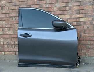 2014-2019 Nissan Rogue Front Right Door