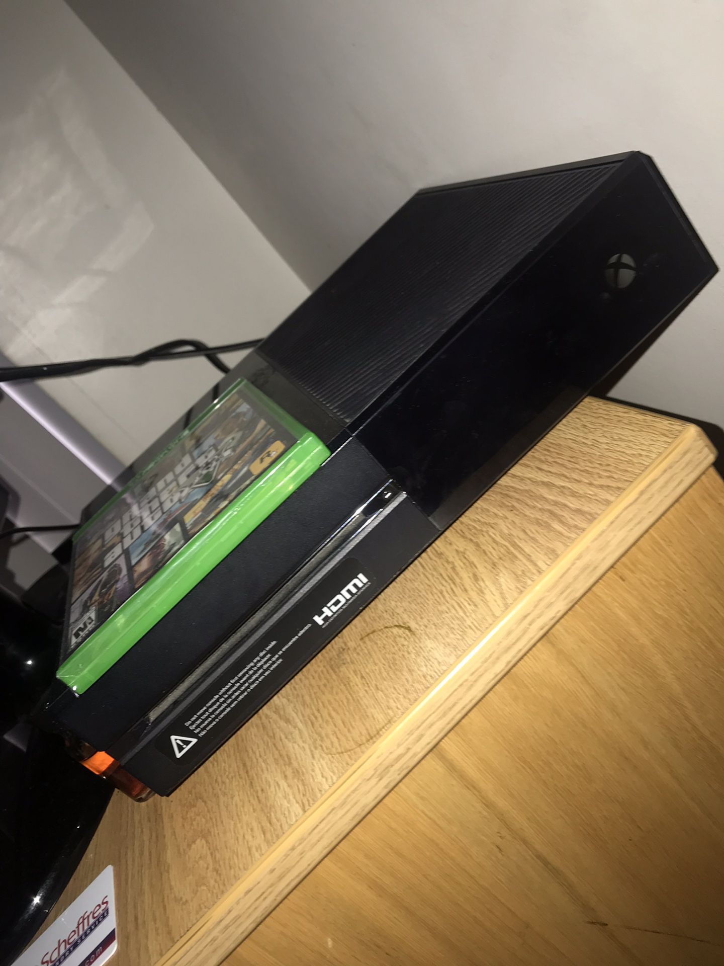 Xbox one used in great condition with GTA and controler