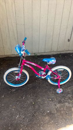 Girl 5-10yrs bike with training wheels