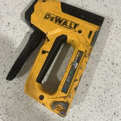Dewalt 5 in 1 Multi-Tacker Stapler and Brad Nailer Multi-Tool