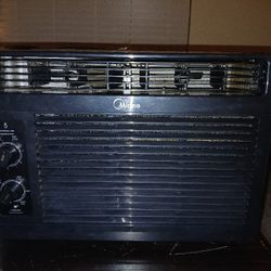 (BLACK) Window AC WORTH $196.00
