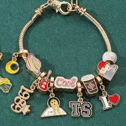 Brand new Gold-plated Taylor Swift 1989 Charms Bracelet + Jewlery box 