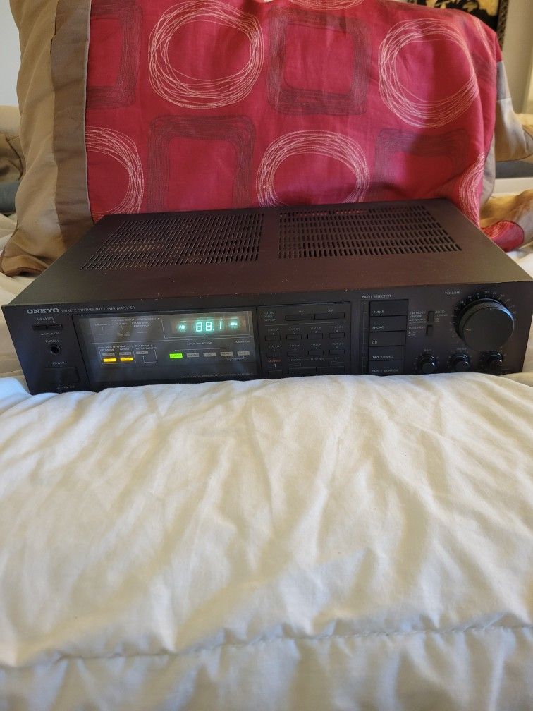 Onkyo TX-80 Quantz Synthesized Tuner/Amplifier
