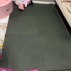 Foam play mat for baby