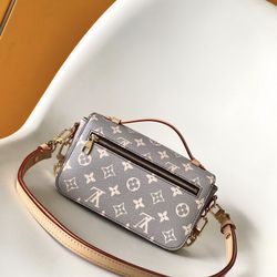 M12429 Pochette Métis East West Handbag(off140)88