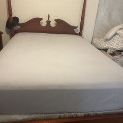 Queen Post Bed Set