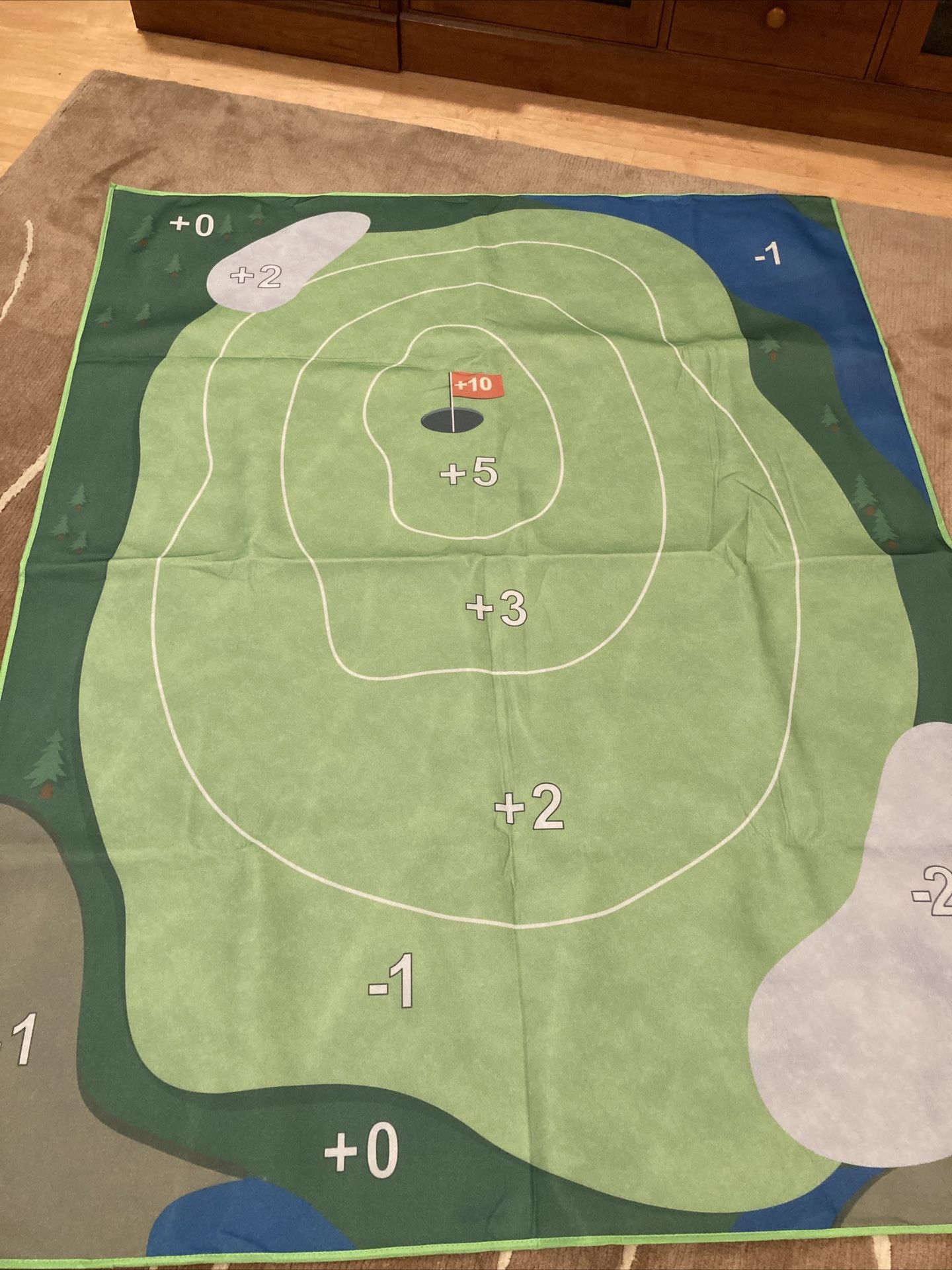 Golf Chipping Game With Large Mat, Club, 24 Balls New Open Box