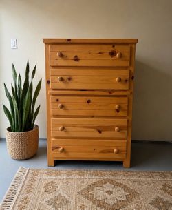 *pending* Dresser - Free Delivery