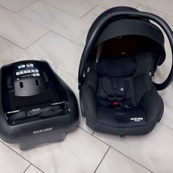 Midnight Black Maxi Cosí Car Seat