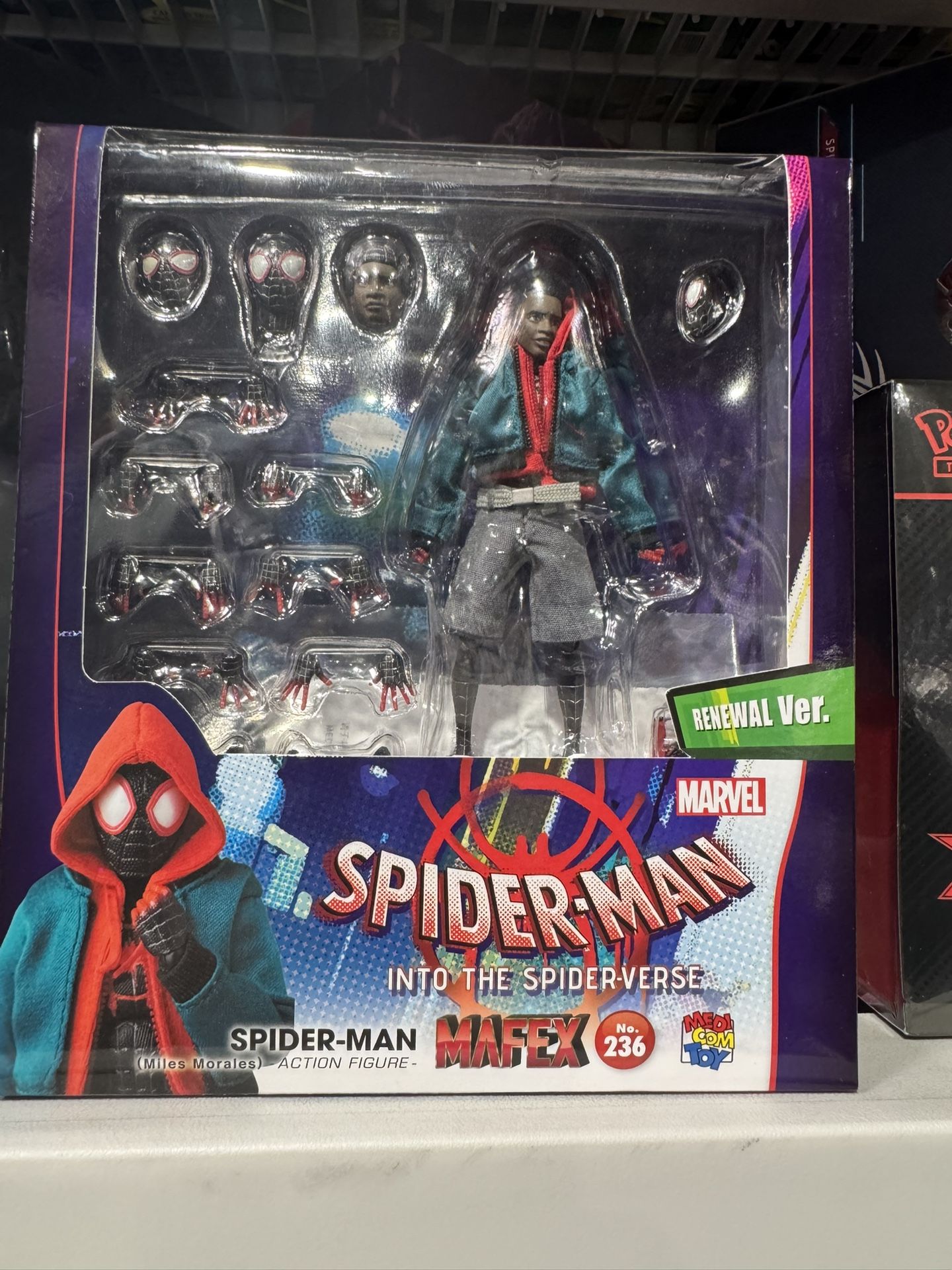 Mafex Spiderman Miles Morales