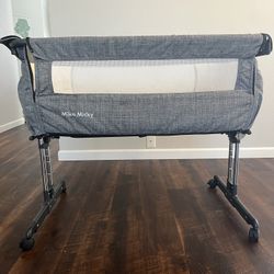 Mika Mickey Bassinet – Gently Used, Good Condition