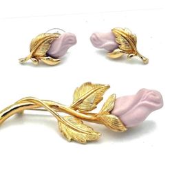 Vintage Rose Avon Gold toned Earrings and Brooch set with porcelain Pink Rose