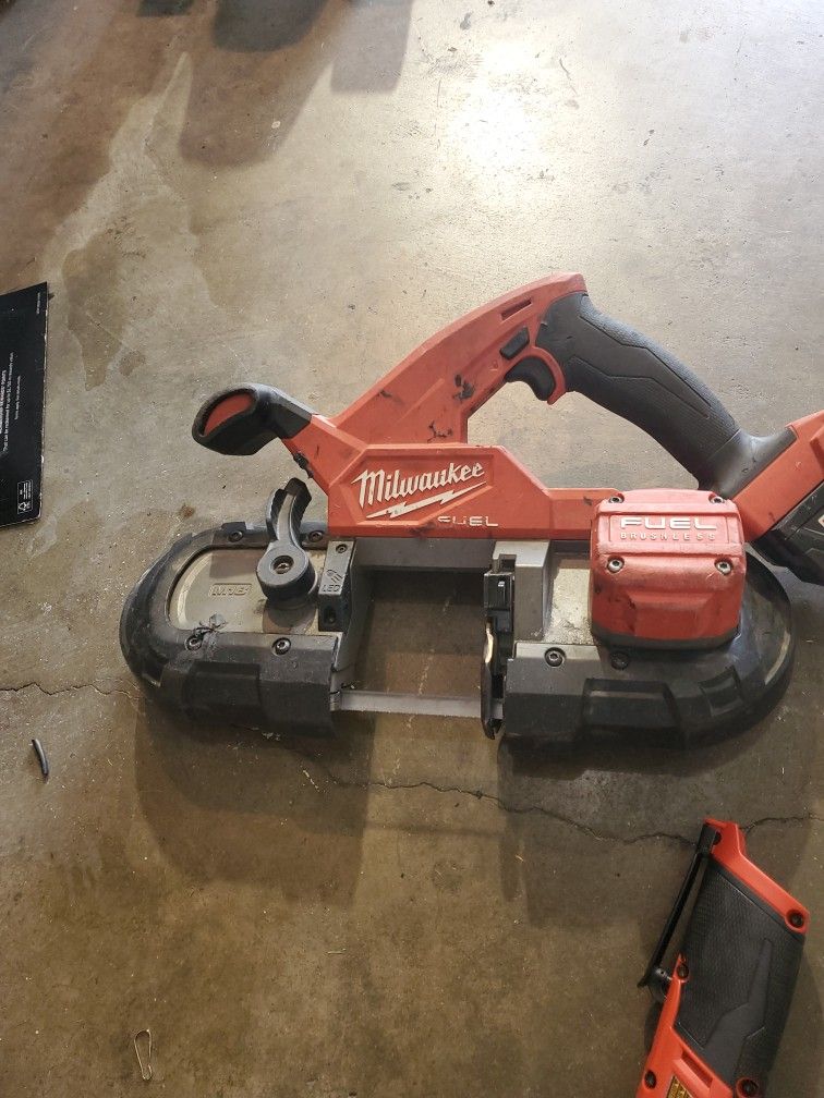 Milwaukee fuel 4 inch Bandsaw