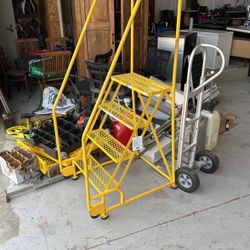 4 Step Ladder On Wheels 