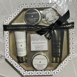Baylis & Harding England Gift Set 