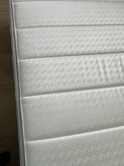 Queen mattress new open box
