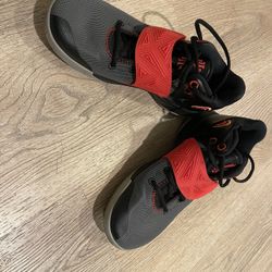 Nike Kyrie Flytrap 3 Basketball Shoes
