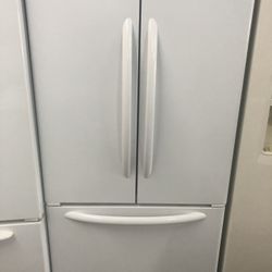 White French Door Refrigerator With Ice Maker 