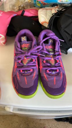 Melo basketball shoes