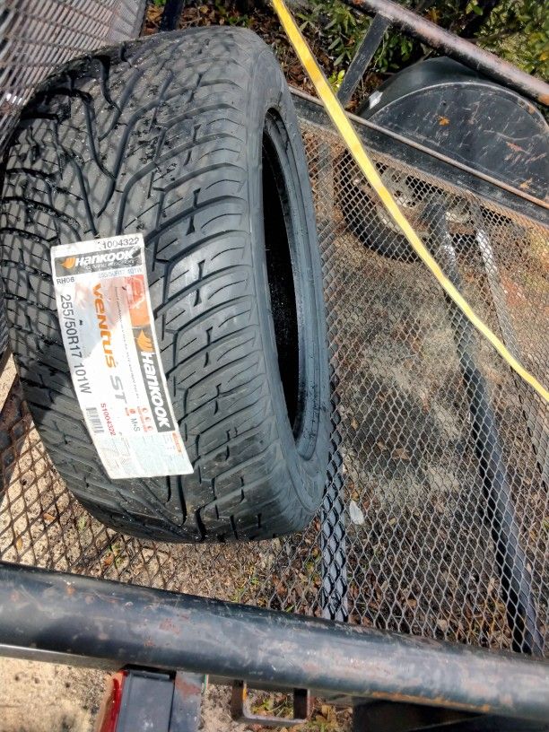Brand New 255/50/17 Hankook Tire