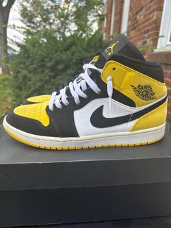 Air Jordan 1 Mid Yellow Black White