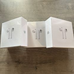 AirPods 2nd Gen with Wireless Charging Case