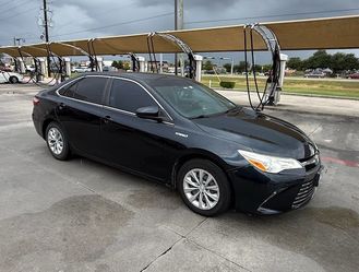 Toyota Camry Hybrid Sedan