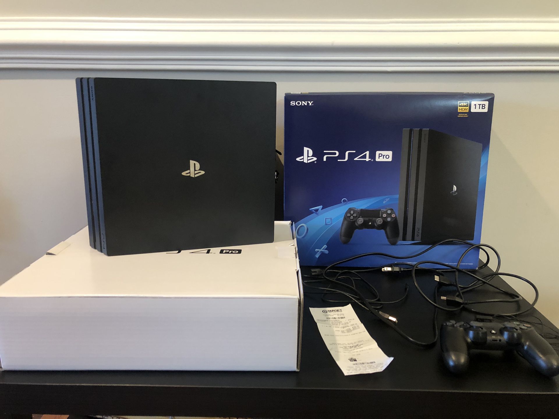 PS4 Pro 1TB/ 4K HDR (Perfect Condition/Barely Used)