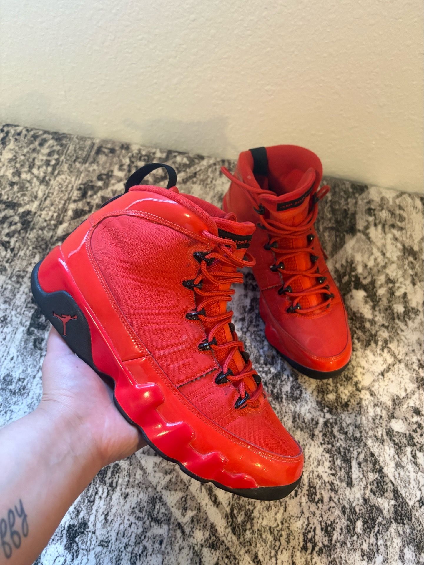 Jordan 9 chile red size 10.5