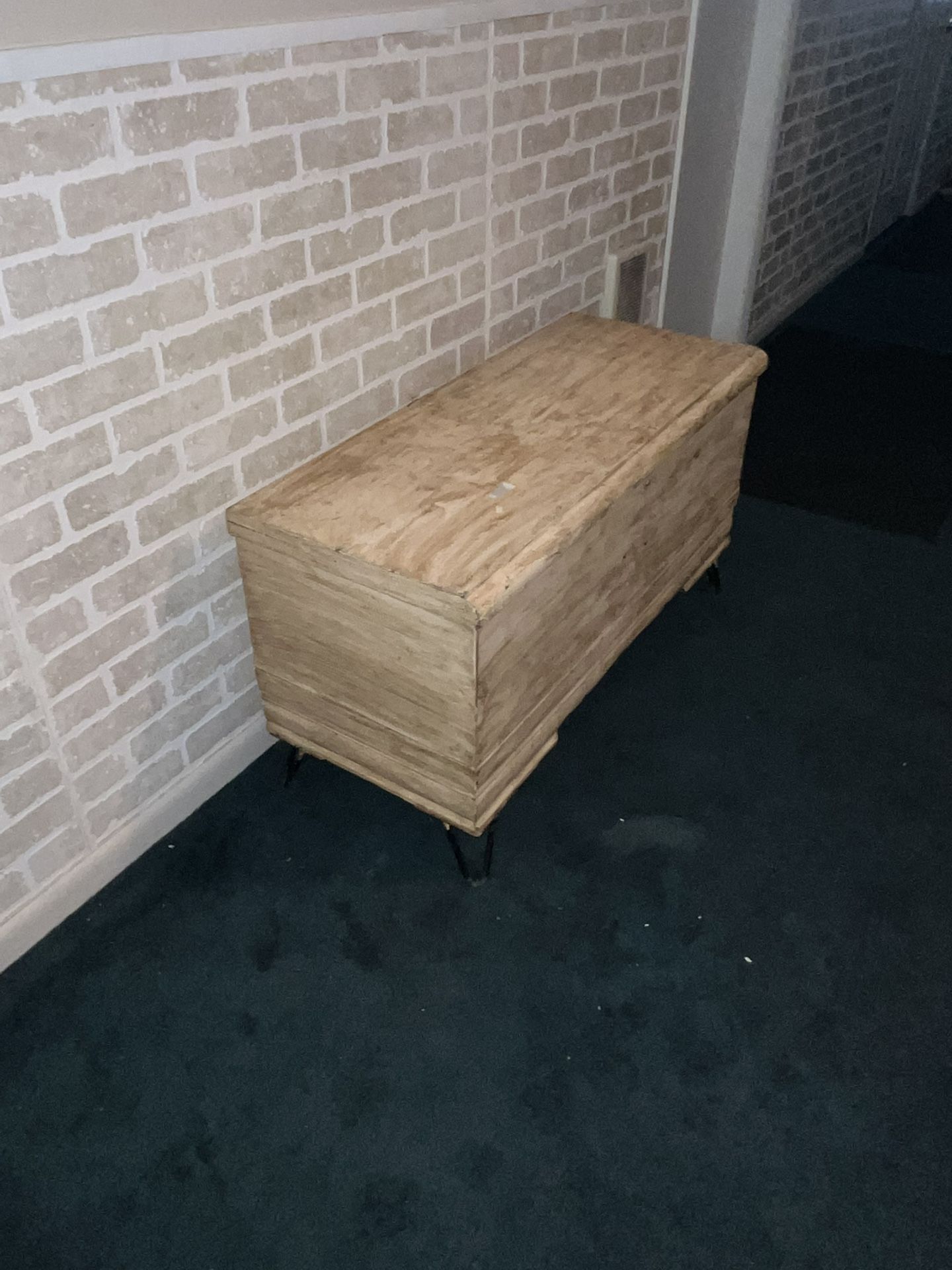 “Vintage 1940s Cavalier Cedar Chest – Solid Cedar Interior – Beautiful Storage Trunk”$100.00 OBO