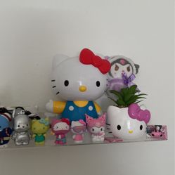 Selling Hello Kitty Things 