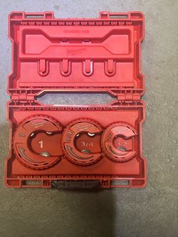 Milwaukee close quarter tubing cutter