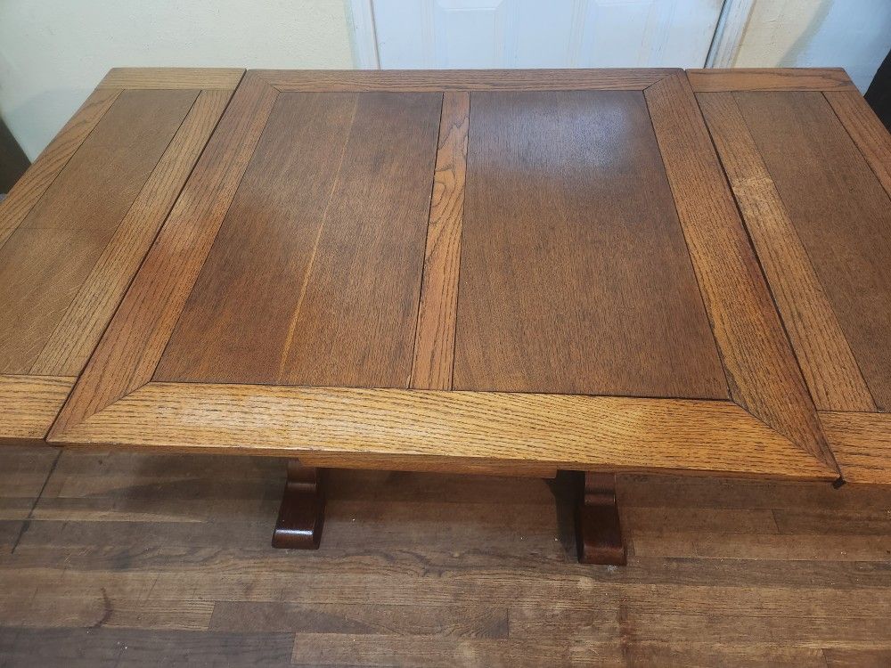 American Antique Oak Wood Table w/4 Chairs⁰