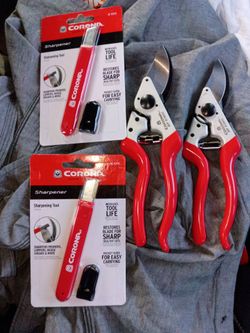 Corona sheers with sharpeners