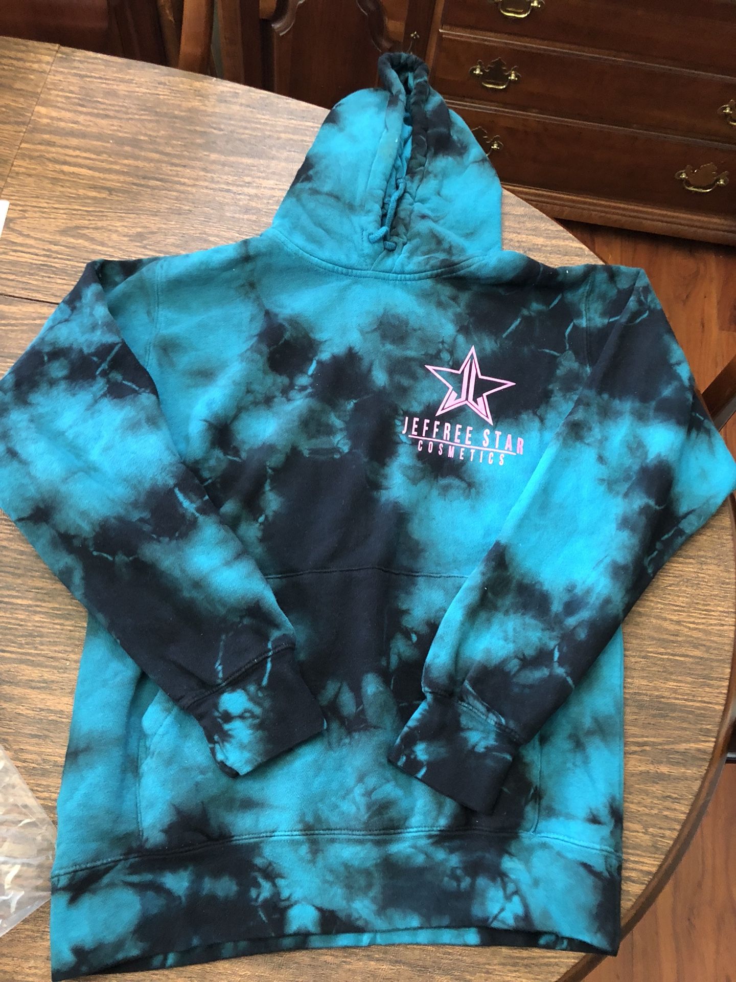 Jeffree star cosmetics hoodie 2025