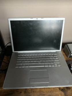 2008 MacBook Pro 512 Hard Drive 4gb Ram In Great Shape