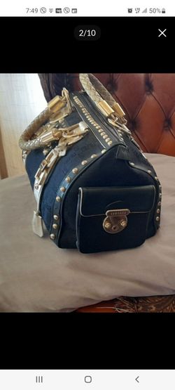 VERSACE HANDBAG AUTHENTIC.. ..HAVE  KEY  ...RARE ITEM..VERY BEAUTIFUL ELEGANT