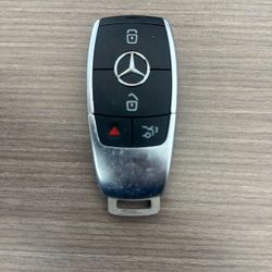 2023 Mercedes Benz GLB GLB 250 Key Fob