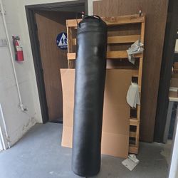 Muay THAI PUNCHING Bag Heavy Bag Kickboxing Brand New Made In USA 